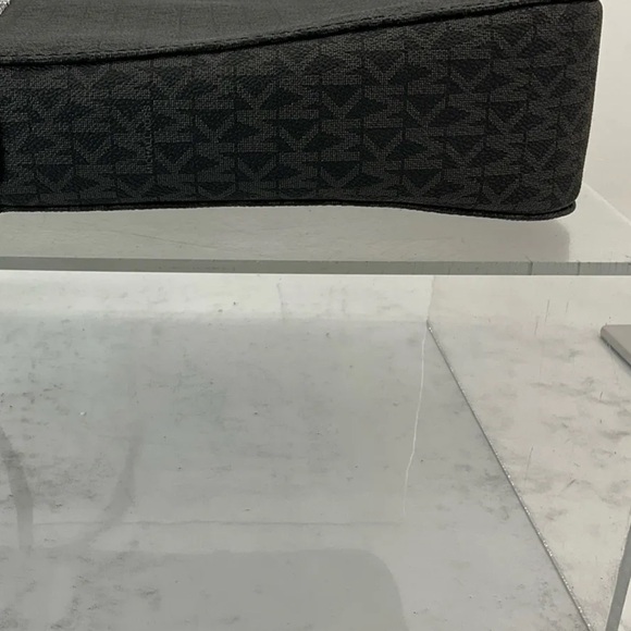 NWT MICHAEL Michael Kors Black Logo PVC Zip Jet Set Large Crossbody Bag - Picture 7 of 12